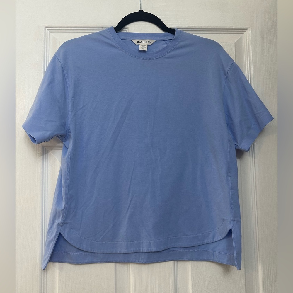 Athleta Effortless Short Sleeve T-Shirt in blue XS
